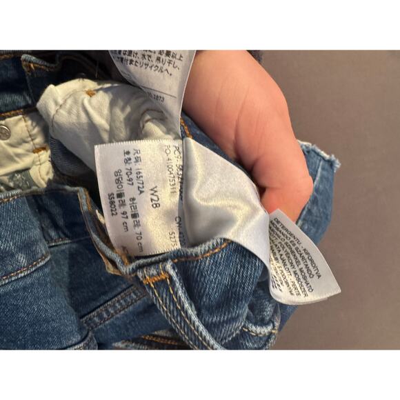 Levi’s 501 Shorts Button Fly Womens Waist 28 Dark Wash - Picture 3 of 3